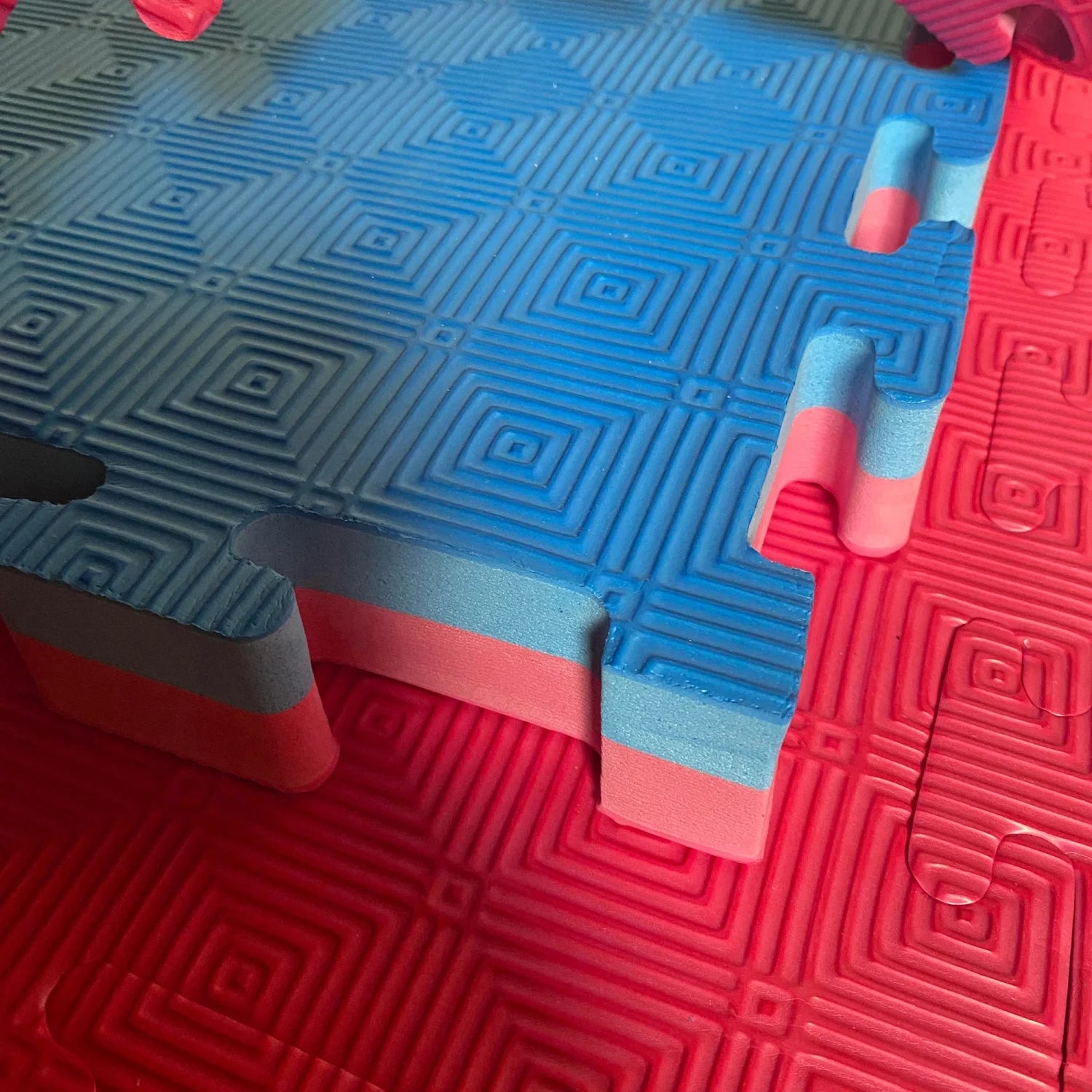 MAR-297A | Red/Blue Jigsaw Floor Mats (40mm [1m x 1m] Square) - Mats